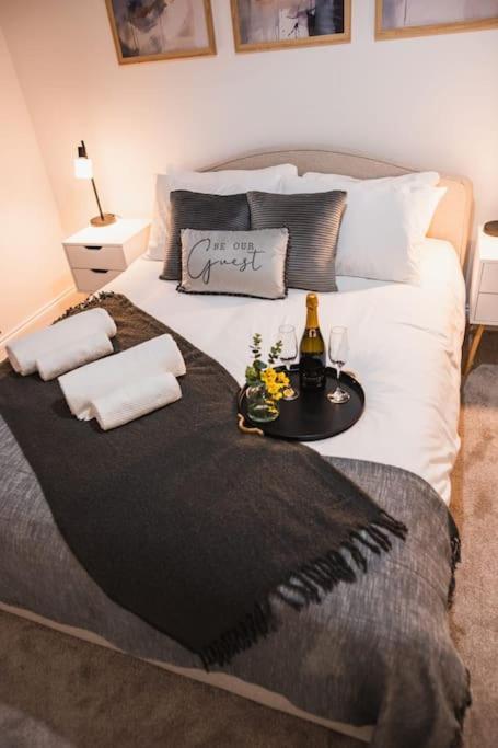 Urban Bliss Apartment *